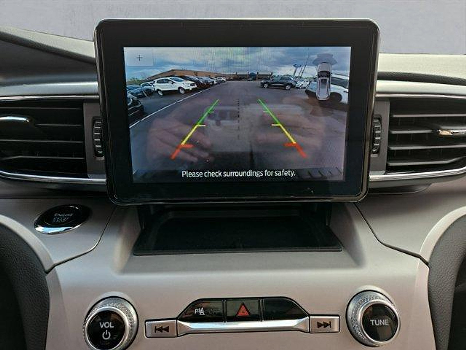 Certified 2024 Ford Explorer XLT w/ Equipment Group 202A AWD/4WD image 19