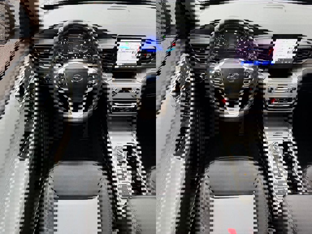 Certified 2022 Ford Explorer XLT w/ Equipment Group 202A image 15