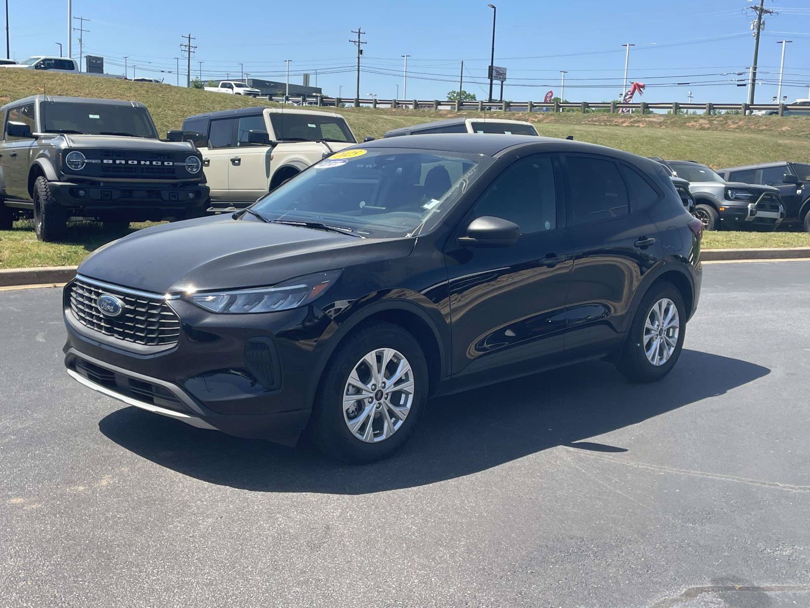 Certified 2025 Ford Escape Active FWD video 3