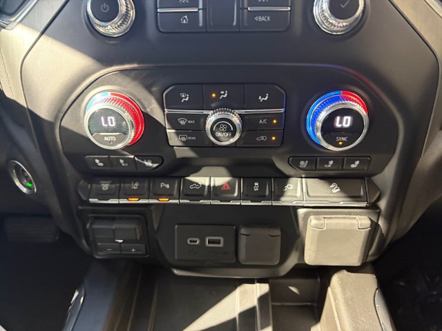 Used 2023 GMC Sierra 3500 Denali AWD/4WD image 31