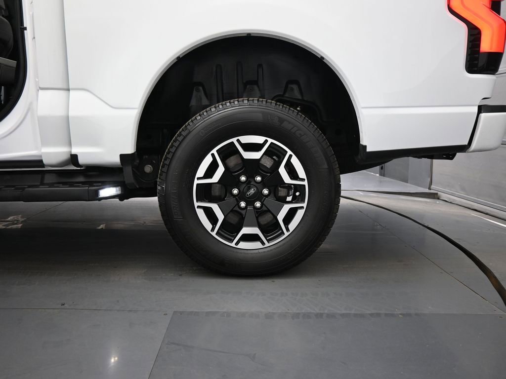 Certified 2023 Ford F150 Lightning XLT image 21
