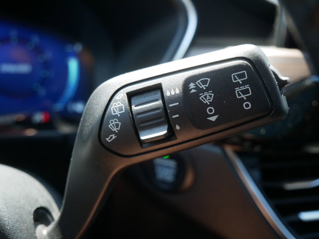 Certified 2020 Ford Escape Titanium AWD/4WD image 29