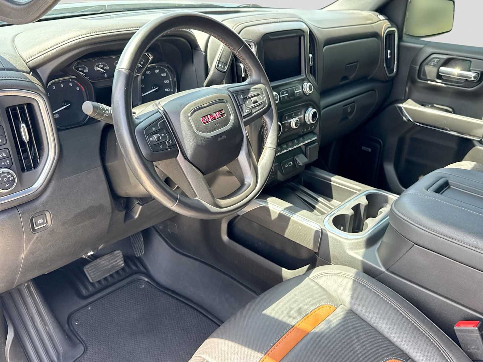 Used 2022 GMC Sierra 1500 AT4 w/ AT4 Preferred Package AWD/4WD video 2