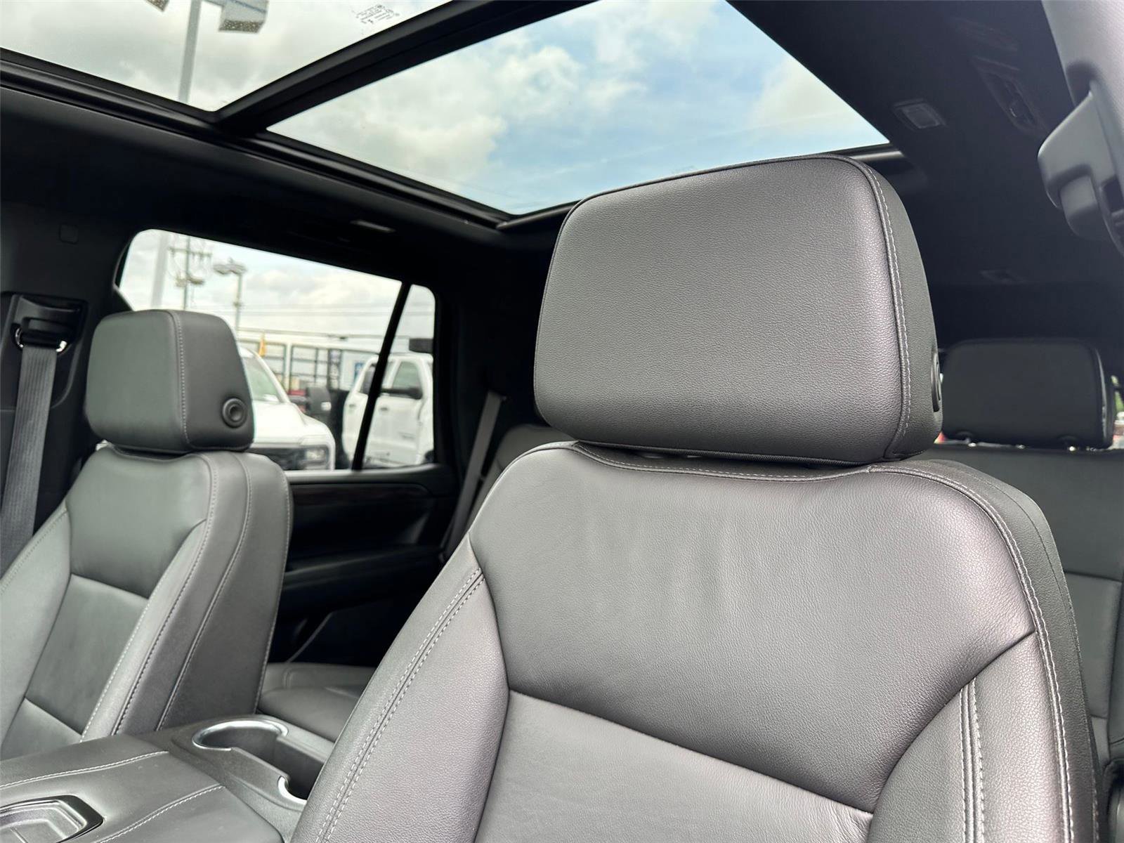 Used 2024 Chevrolet Tahoe Z71 w/ Luxury Package image 13