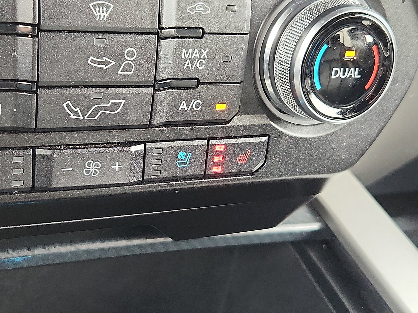 Certified 2019 Ford F150 Lariat w/ Equipment Group 502A Luxury AWD/4WD image 23