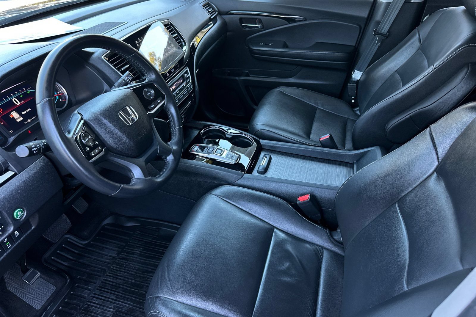 Used 2022 Honda Pilot Touring image 9