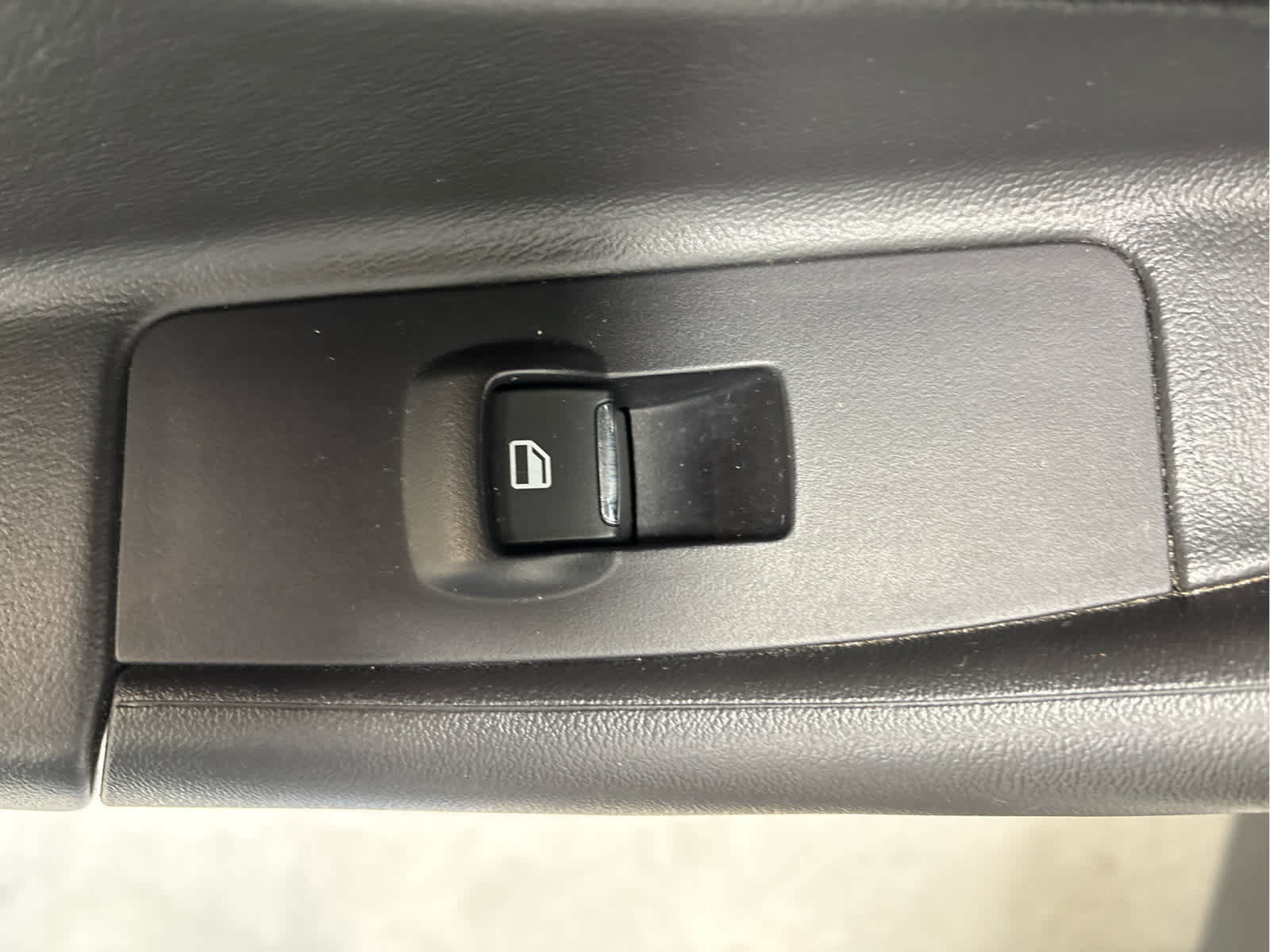 Certified 2018 Ford Taurus Limited AWD/4WD image 25