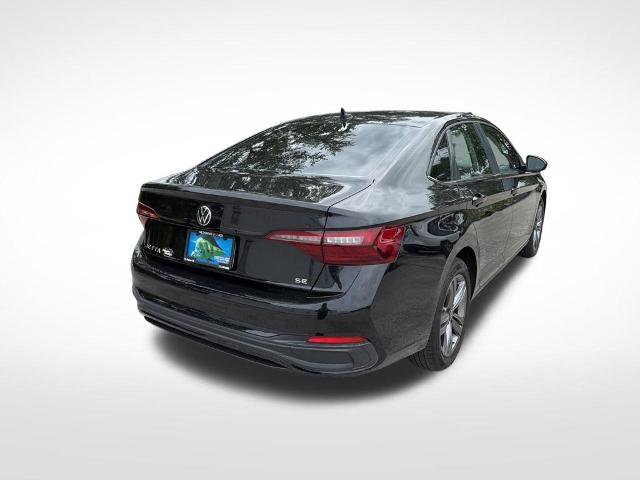 Used 2023 Volkswagen Jetta SE w/ Panoramic Sunroof Package FWD image 5