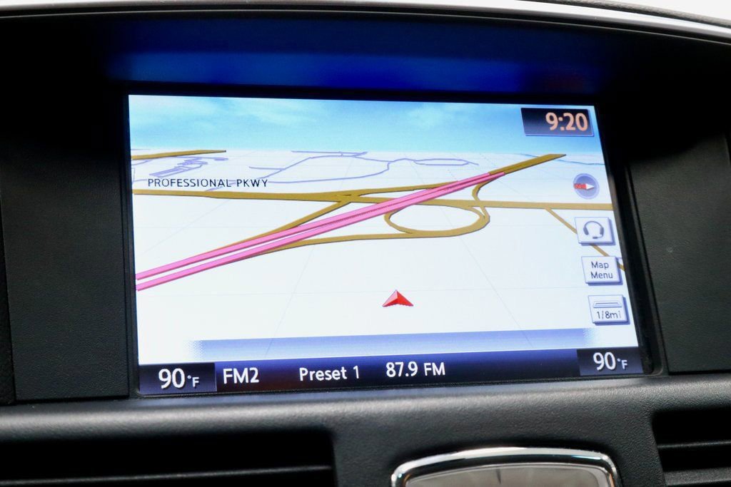 Used 2017 INFINITI Q70 3.7 w/ Technology Package image 10