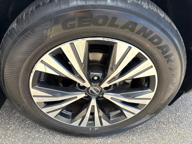 Used 2023 Nissan Rogue SV AWD/4WD image 13