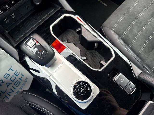 Used 2025 Mitsubishi Outlander SE FWD image 17