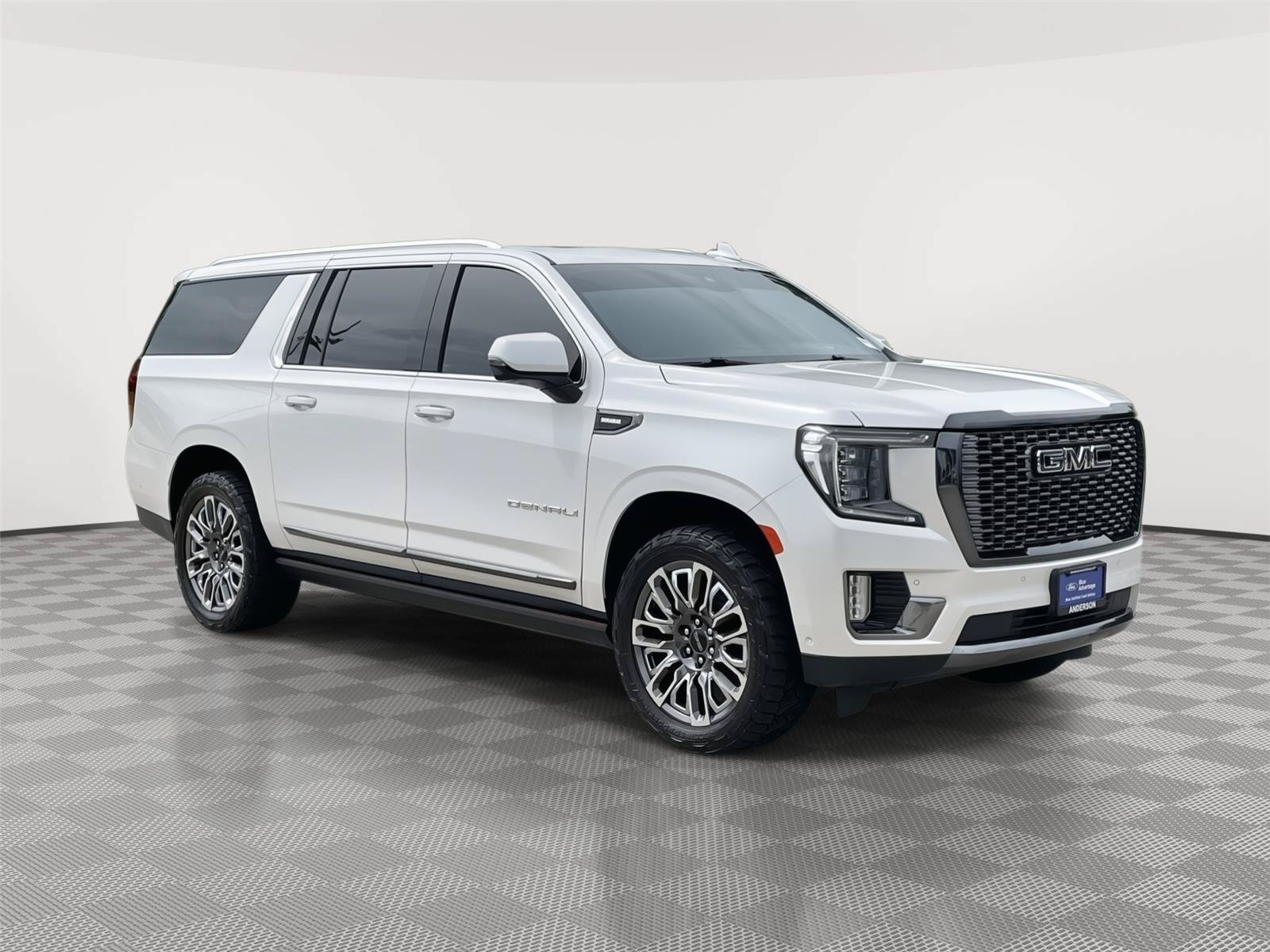Used 2024 GMC Yukon XL Denali Ultimate AWD/4WD image 5