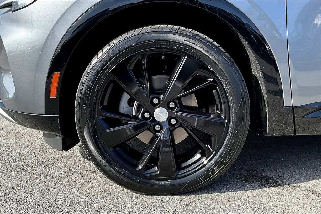 Used 2021 Buick Envision Essence w/ Technology Package I image 9