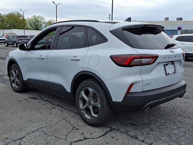 Certified 2025 Ford Escape ST-Line Select AWD/4WD image 4
