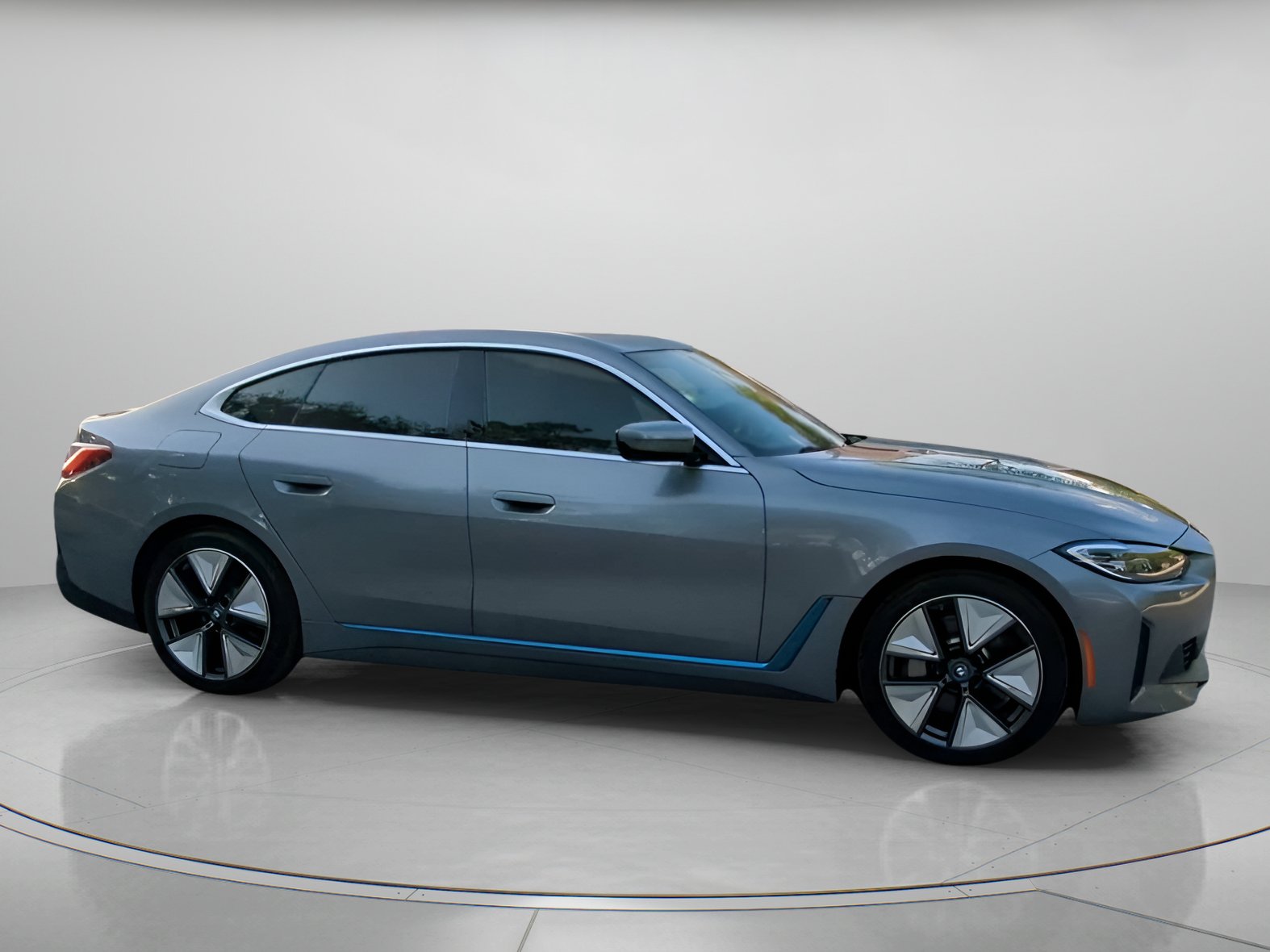 Used 2023 BMW i4 eDrive40 w/ Premium Package RWD image 34