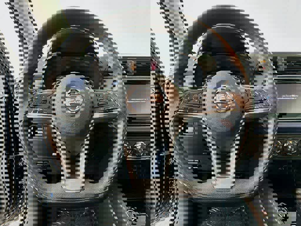 Used 2023 Nissan Versa SV image 18