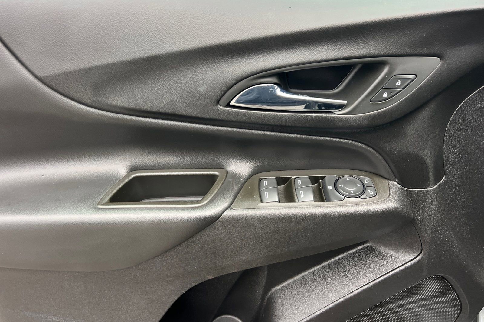 Used 2023 Chevrolet Equinox LT image 12