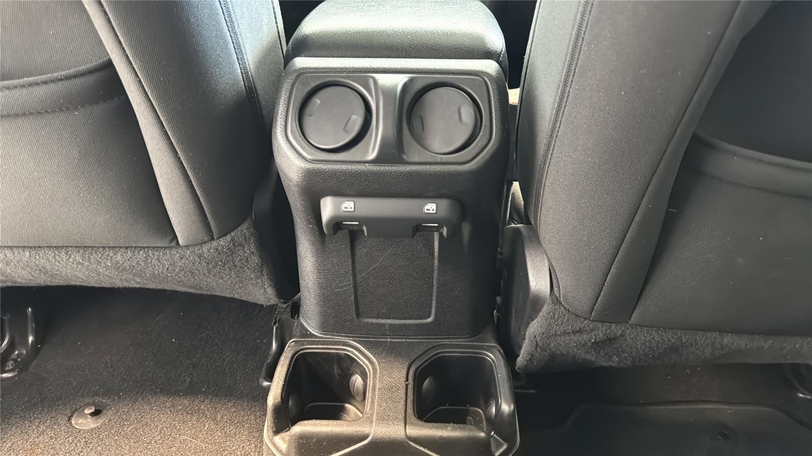 Used 2022 Jeep Gladiator Sport image 21