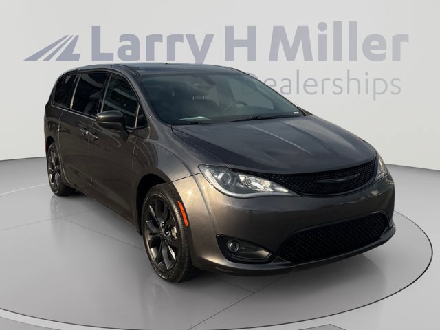 Used 2019 Chrysler Pacifica Touring Plus w/ S Appearance Package FWD image 7