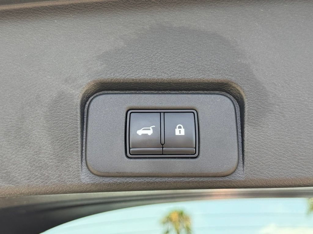 Used 2021 Nissan Rogue SV w/ Premium Package FWD image 14