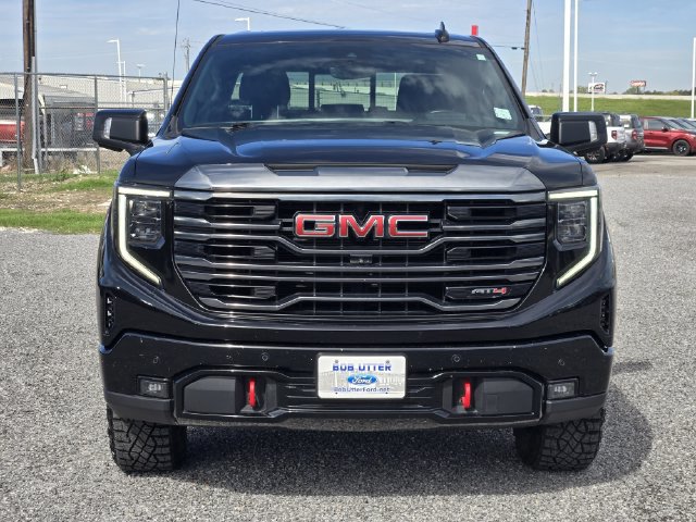 Used 2023 GMC Sierra 1500 AT4 w/ AT4 Premium Package AWD/4WD image 2