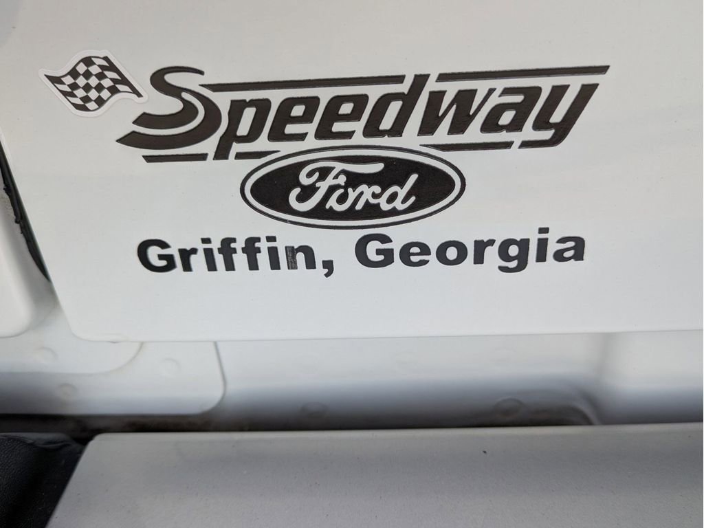 Used 2017 Jeep Wrangler Unlimited Sahara w/ Connectivity Group image 9