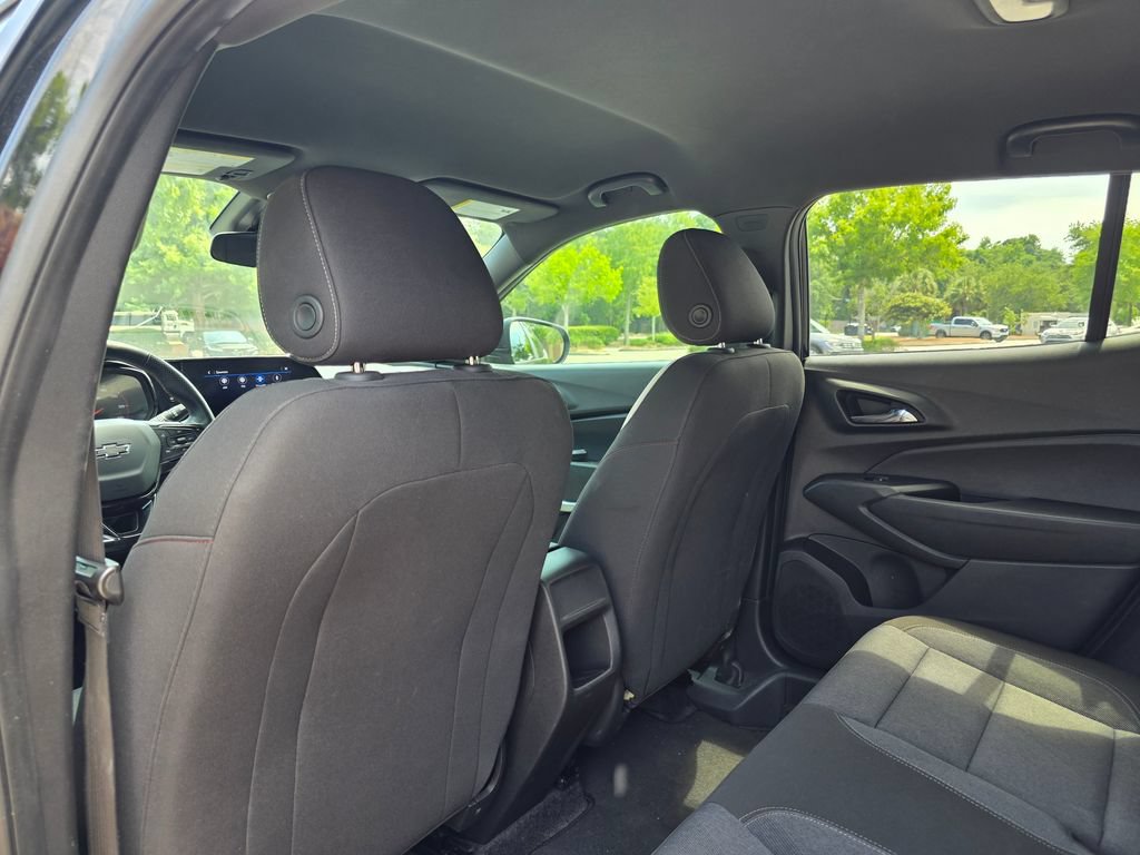 Used 2024 Chevrolet Trax RS FWD image 28