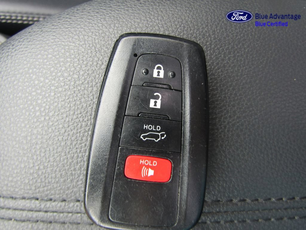 Used 2022 Toyota RAV4 Limited AWD/4WD image 59