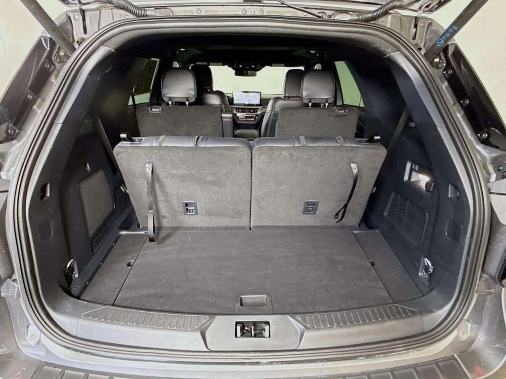Certified 2025 Ford Explorer ST-Line w/ Premium Package image 28
