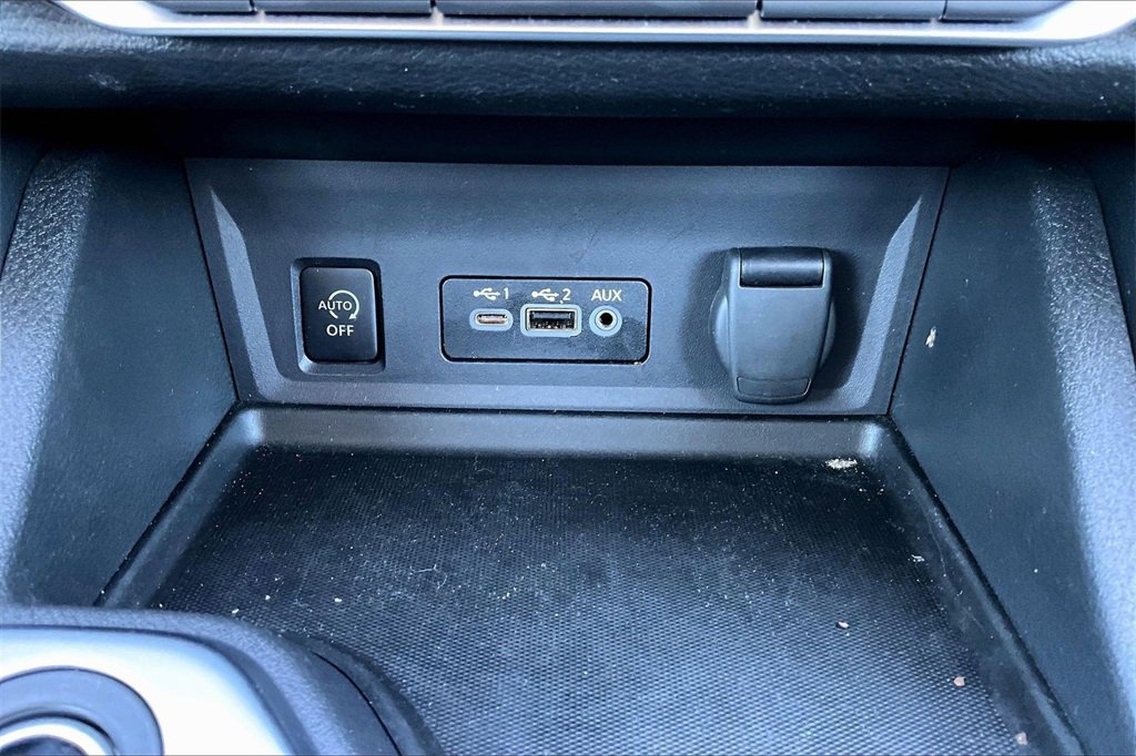 Used 2024 Nissan Sentra SR w/ SR Premium Package image 32