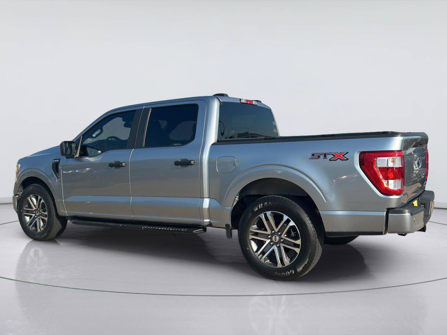 Certified 2022 Ford F150 XL w/ STX Appearance Package RWD image 6