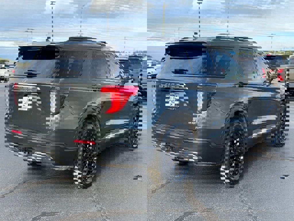 Certified 2023 Ford Explorer XLT w/ Equipment Group 202A image 4