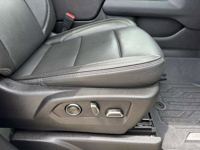 Used 2024 GMC Yukon XL Denali w/ Denali Reserve Package RWD image 15