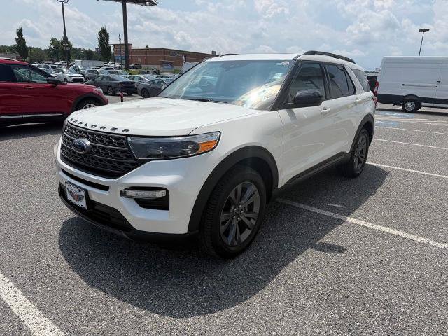 Certified 2022 Ford Explorer XLT w/ Equipment Group 202A AWD/4WD image 4