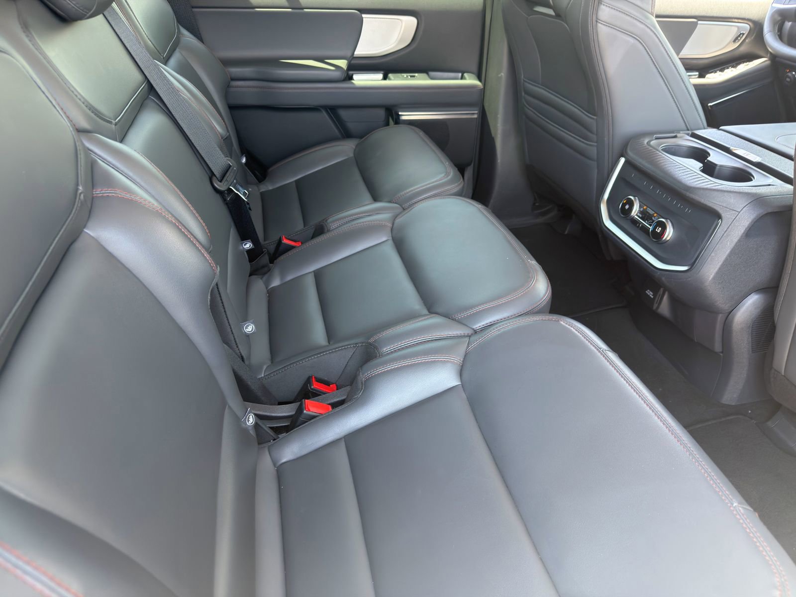 Certified 2025 Ford Expedition Active AWD/4WD image 13