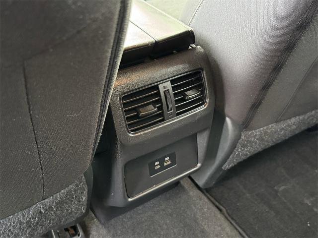 Used 2023 Nissan Rogue SV image 16