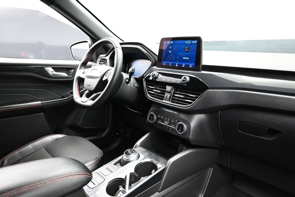 Certified 2025 Ford Escape ST-Line Select AWD/4WD image 10