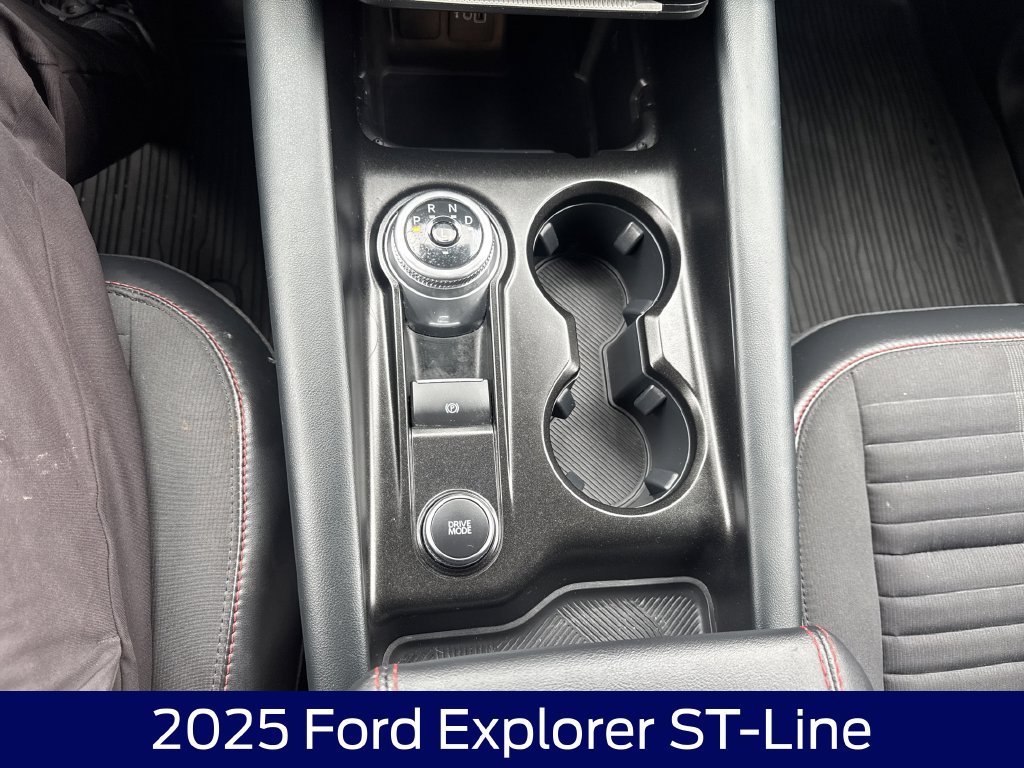 Certified 2025 Ford Explorer ST-Line AWD/4WD image 27