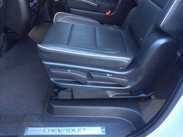 Used 2023 Chevrolet Suburban Premier image 35