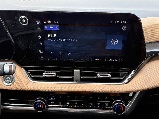 Used 2025 Chevrolet Equinox ACTIV w/ Safety and Technology Package FWD image 16