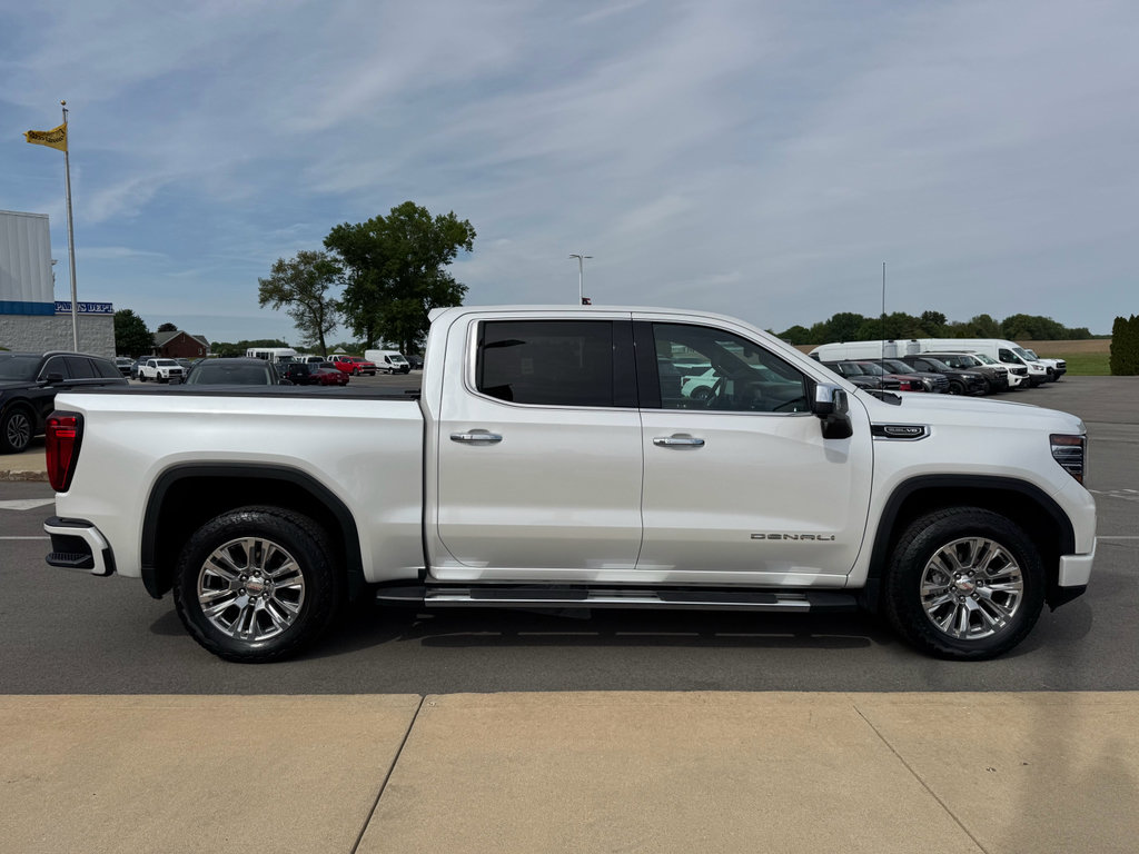 Used 2022 GMC Sierra 1500 Denali w/ Technology Package AWD/4WD image 11
