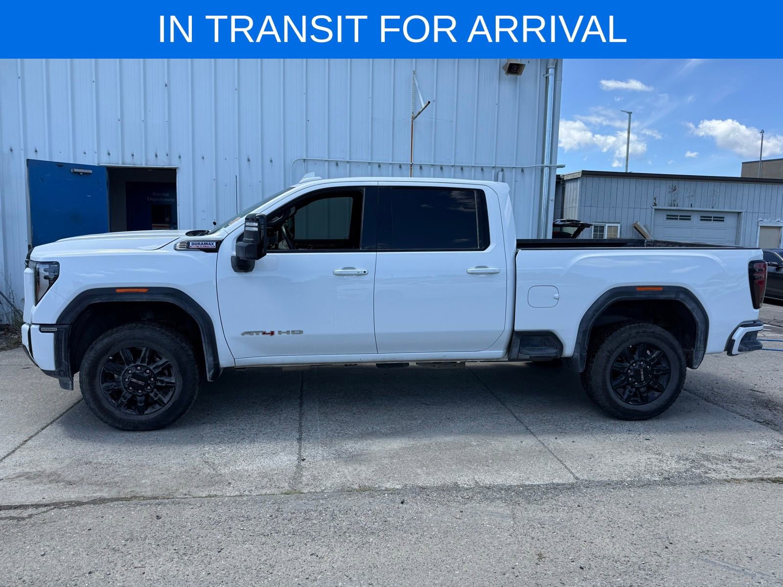 Used 2025 GMC Sierra 2500 AT4 AWD/4WD image 2