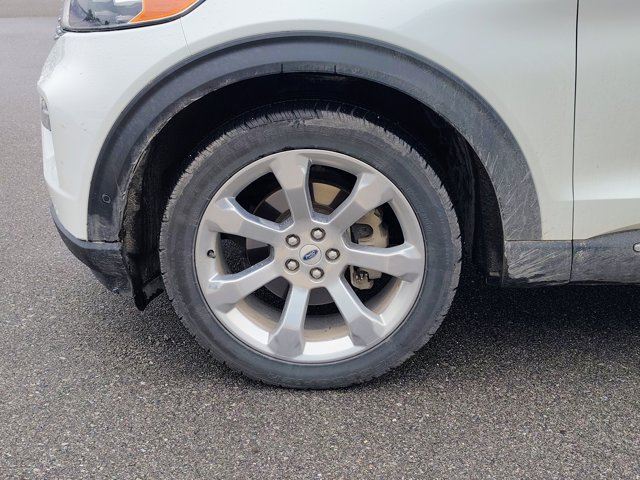 Certified 2020 Ford Explorer Platinum w/ Premium Technology Package AWD/4WD image 9