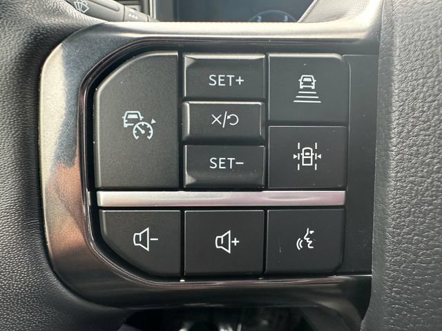 Certified 2025 Ford F350 Platinum w/ Tremor Off-Road Package AWD/4WD image 15