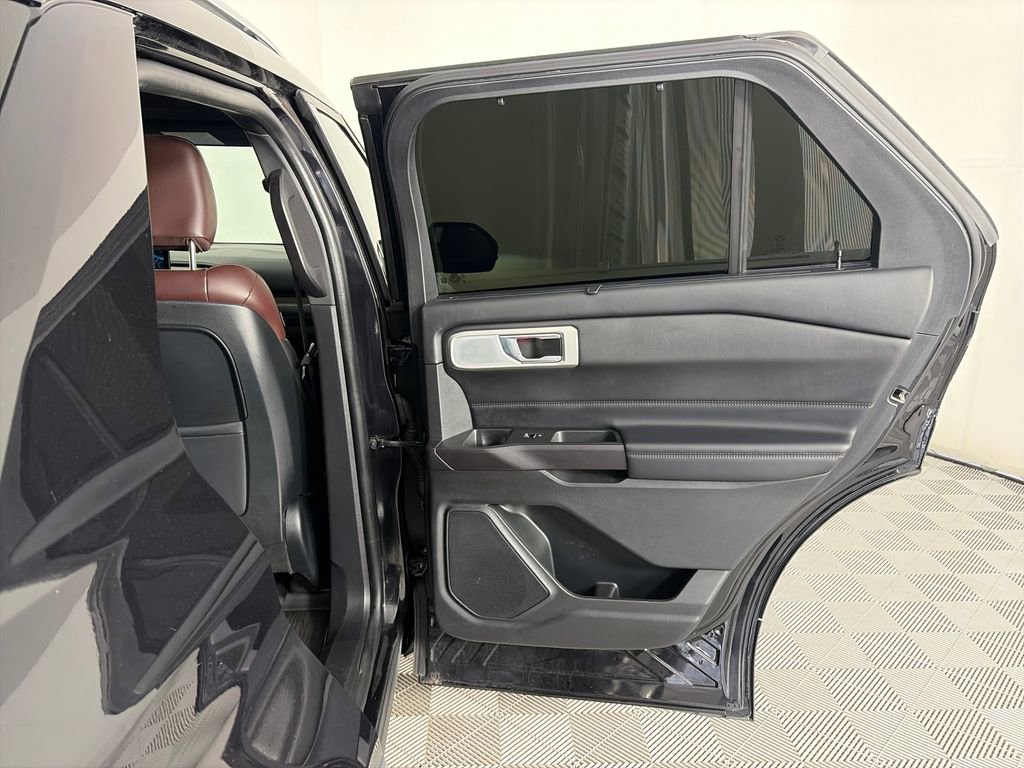 Certified 2020 Ford Explorer Platinum w/ Premium Technology Package AWD/4WD image 28