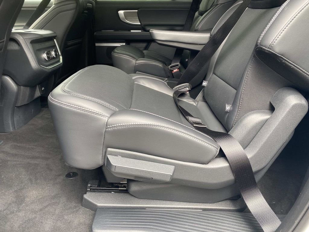 Certified 2025 Ford Expedition Max Platinum AWD/4WD image 17