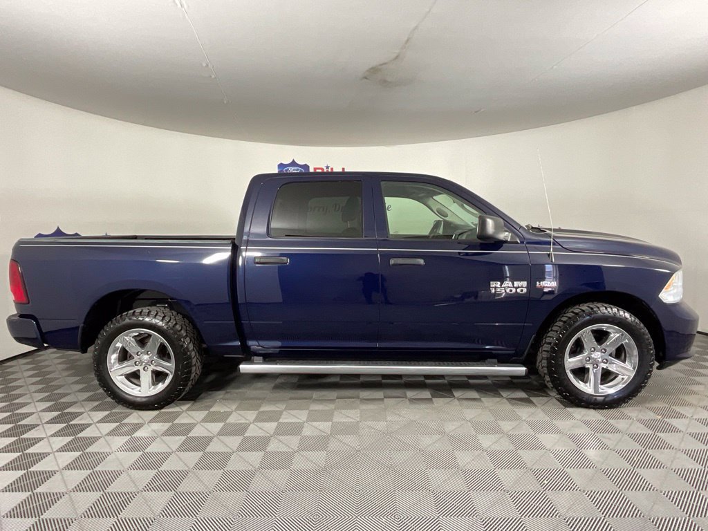 Used 2017 RAM 1500 Express AWD/4WD image 2