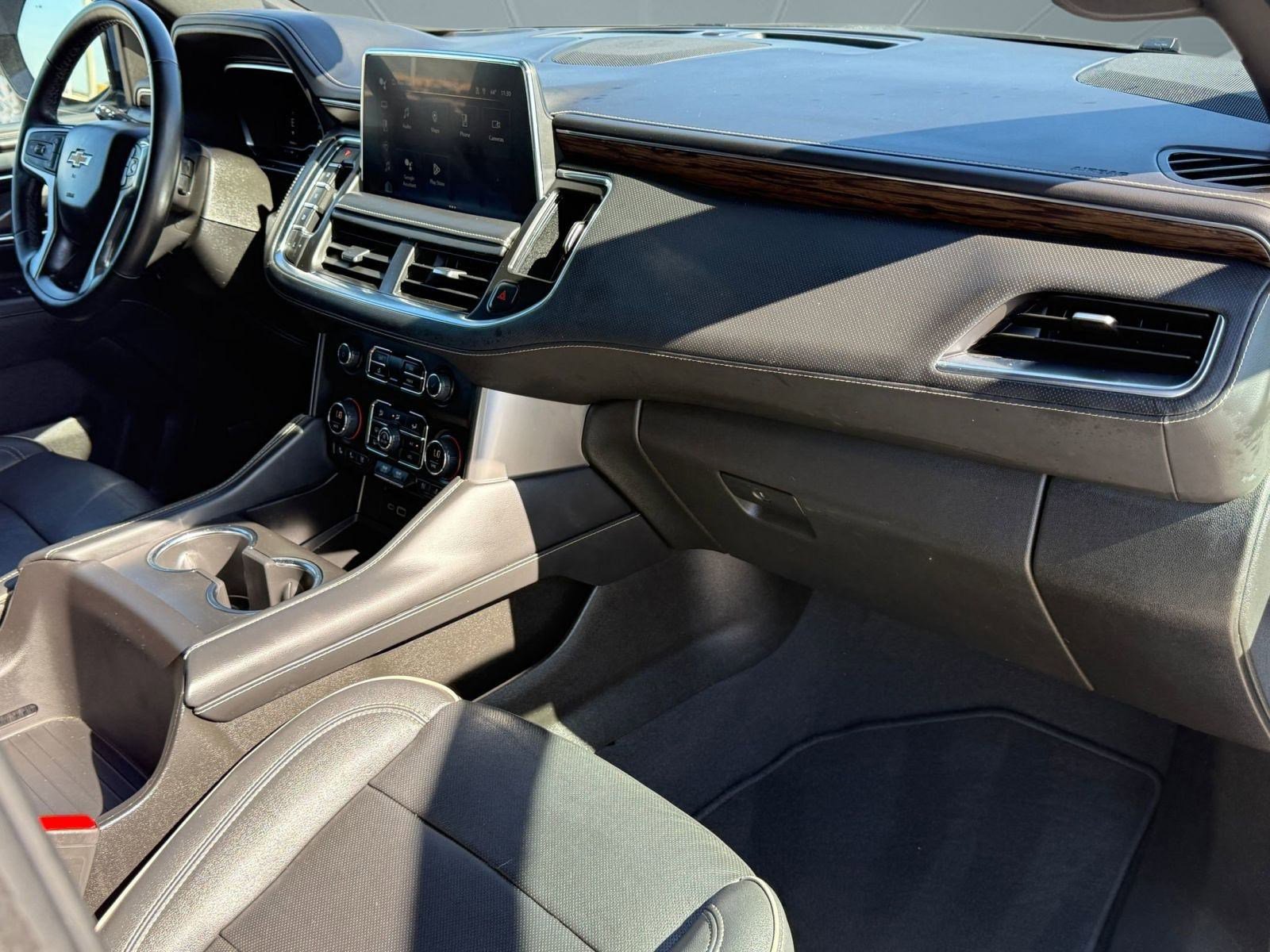 Used 2023 Chevrolet Suburban Premier image 31