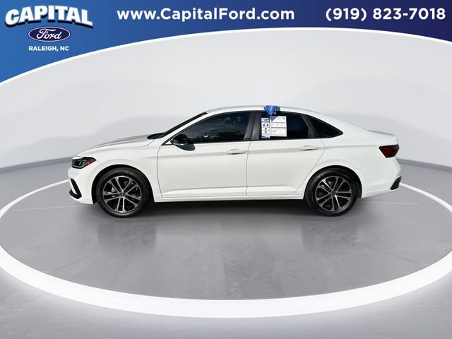 Used 2025 Volkswagen Jetta Sport FWD image 5