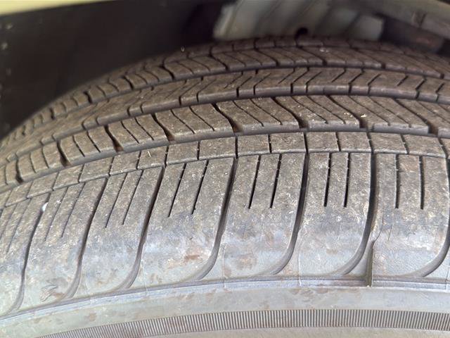 Certified 2021 Ford Explorer XLT w/ Equipment Group 202A AWD/4WD image 25